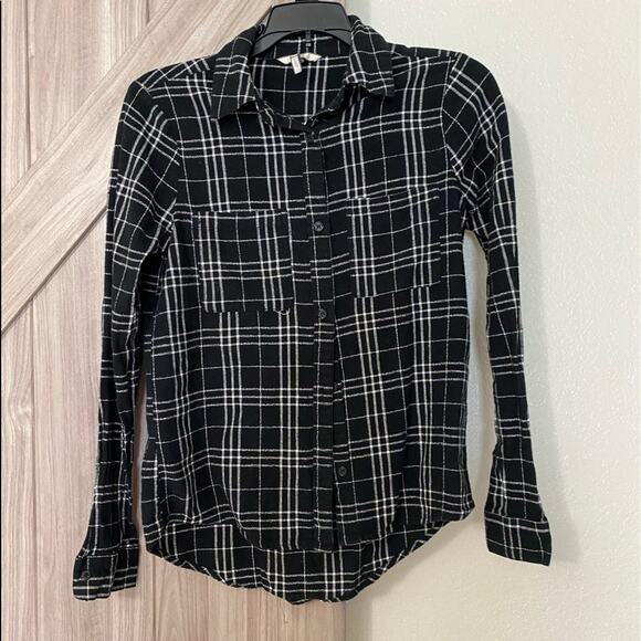 BKE Black and white extra small plaid button down - Picture 1 of 5